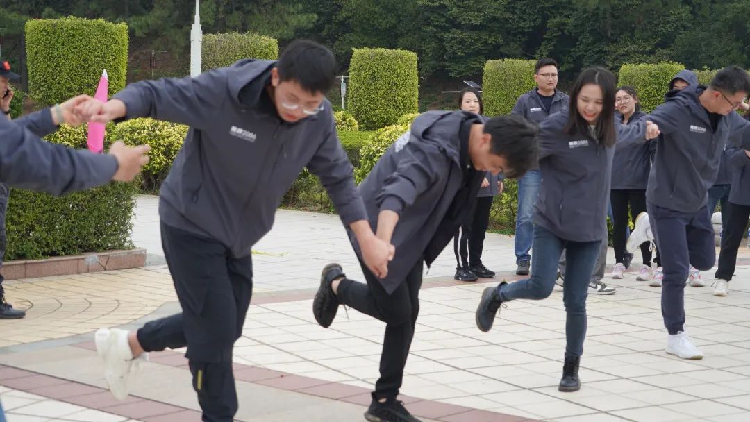 踔厉奋发,聚力前行|鹰牌2086营销中心2023开年拓展暨营销会议圆满结束!(图14) 踔厉奋发,聚力前行|鹰牌2086营销中心2023开年拓展暨营销会议圆满结束!(图14)